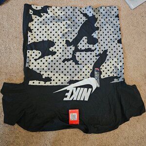 Nike XXL Brand New With Tags Never Worn Army Designer
